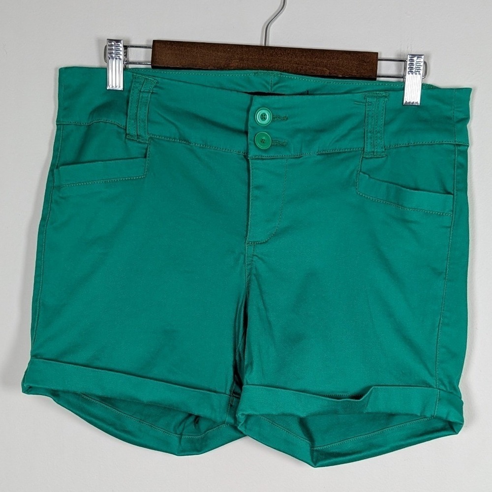 Torrid Chino Shorts Womens 10 Green Double Button Cuffed Stretch 4in Inseam